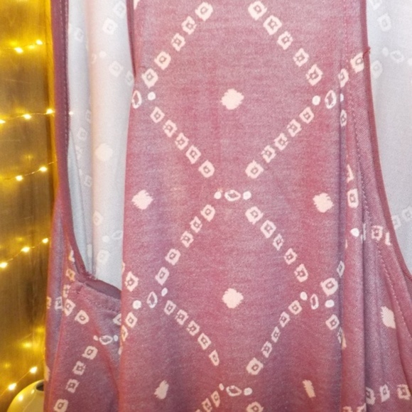 URBAN OUTFITTERS 💐 Maroon Patterned Mini Dress - Picture 3 of 5